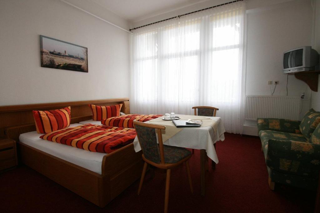 Hotel Rummeni ボルクム エクステリア 写真